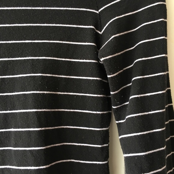 ✨BRANDY MELVILLE STRIPED OFF THE SHOULDER TOP✨ - Picture 3 of 4